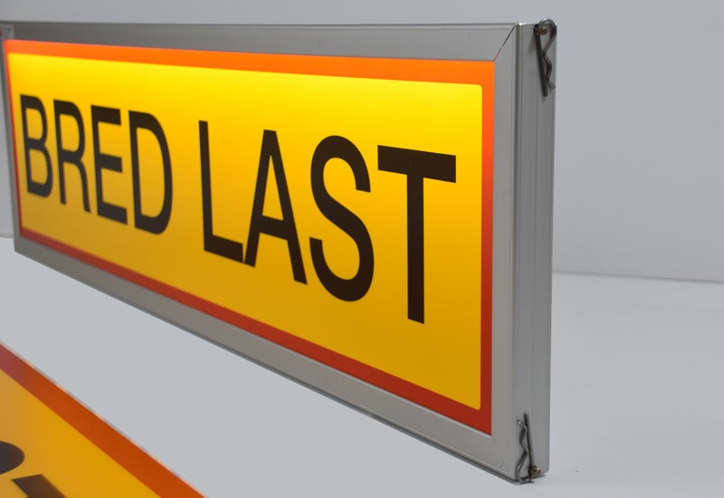 TripleSign LED med 2 stk. hvite og 1 stk. gul frontplast