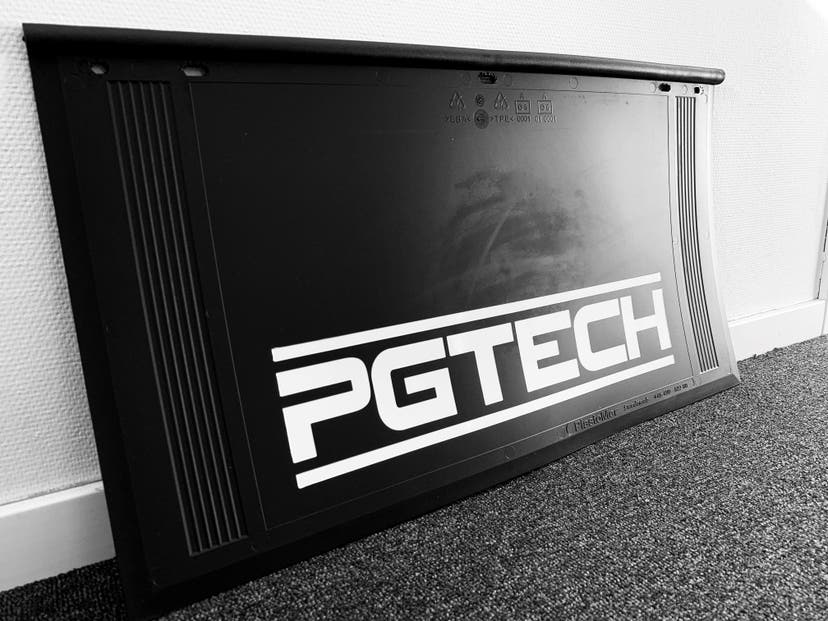 Sprutbeskyttelse Pgtech 650x350 Hvit logo